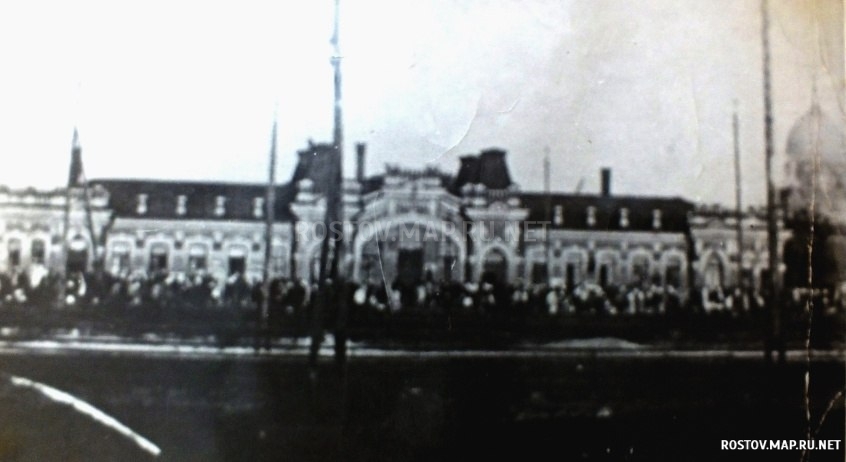 Первый из известных снимков батайского железнодорожного вокзала., История, Черно-белые, Вокзалы