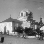 Церковь на Майдане, История, Черно-белые, Достопримечательности