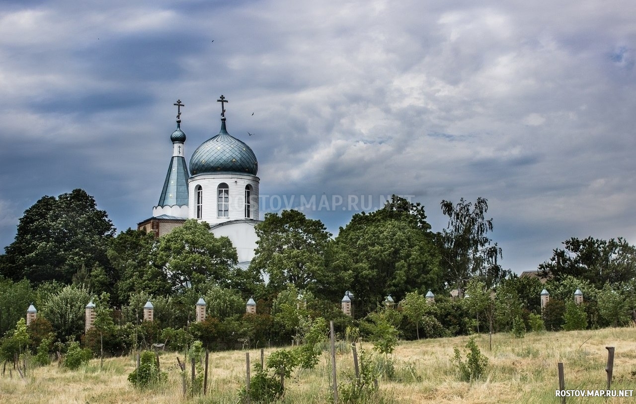 Гуково, 2014 год, Современные, Профессиональные, Достопримечательности, Лето, День, Пасмурно, Облака, Цветные