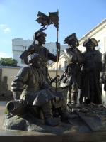 Памятник основателям крепости Святителя Дмитрия Ростовского