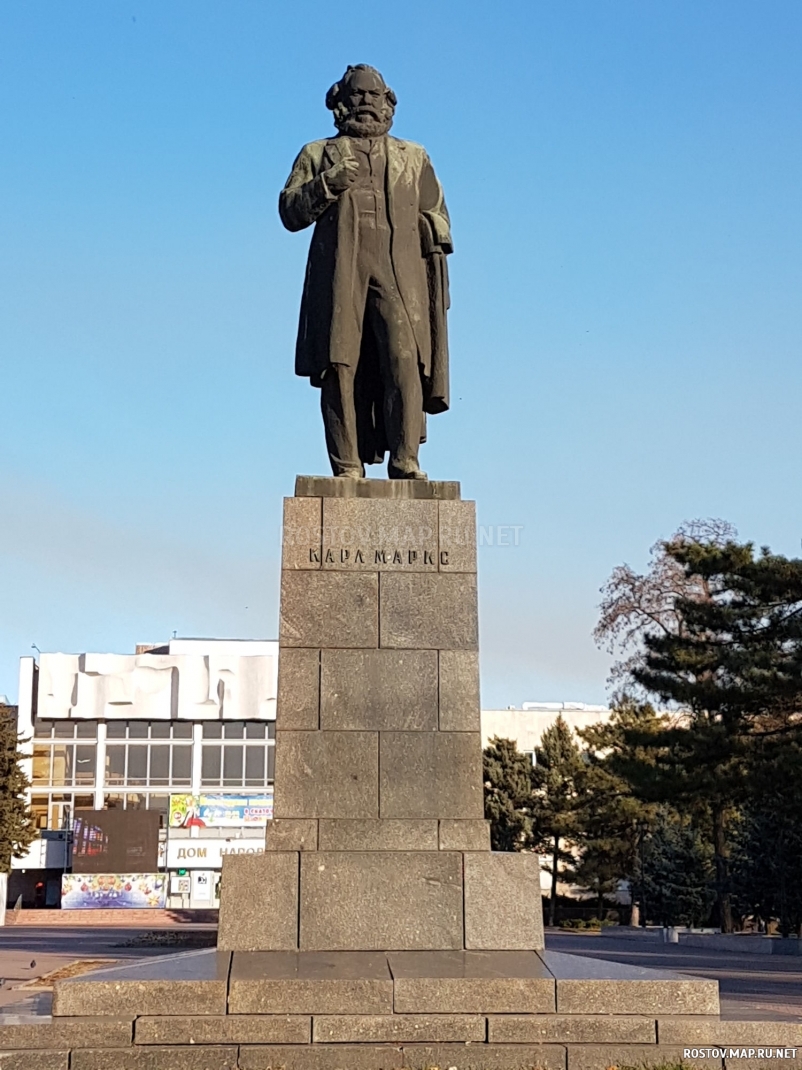 Памятник Карлу Марксу, Современные, Достопримечательности, Цветные