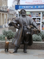 Скульптурная композиция «Купец-коробейник и его кот»