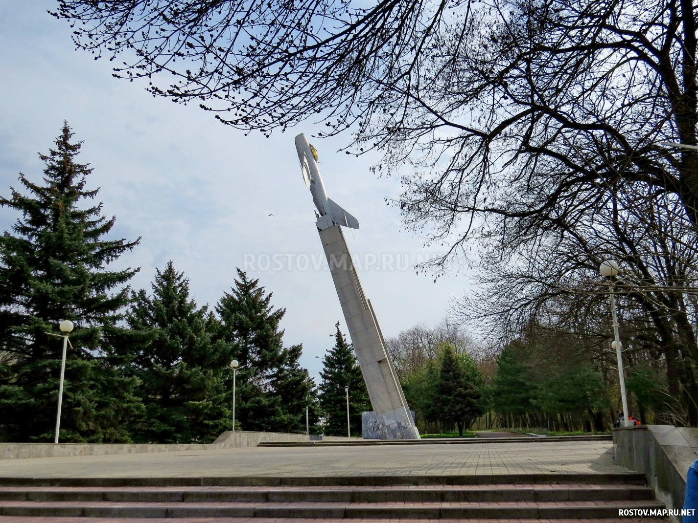 Памятник «Защитникам ростовского неба», Современные, Достопримечательности, Цветные