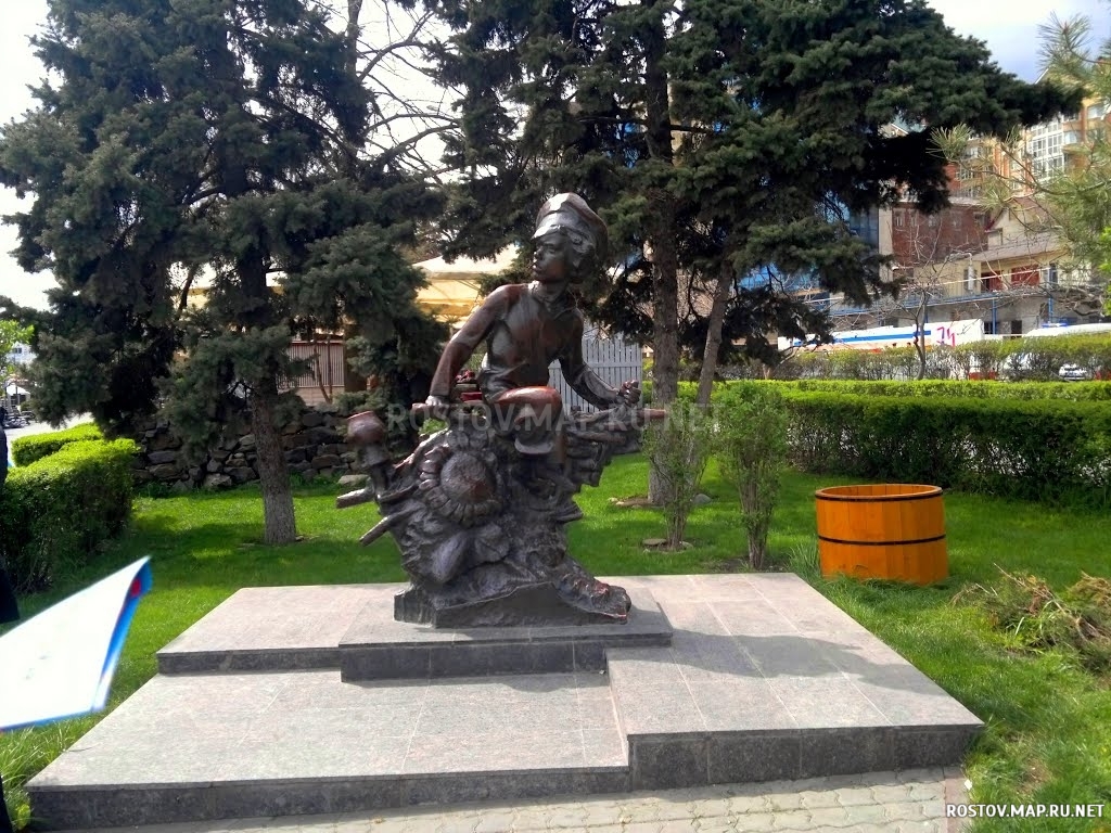 Скульптура «Нахалёнок» у речного вокзала, Современные, Достопримечательности, Цветные