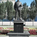 Памятник М.А. Шолохову, Современные, Достопримечательности, Цветные