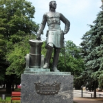Азов, Памятник Петру I, Современные, Профессиональные