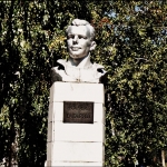 Азов, Памятник Ю. А. Гагарину, Современные, Профессиональные