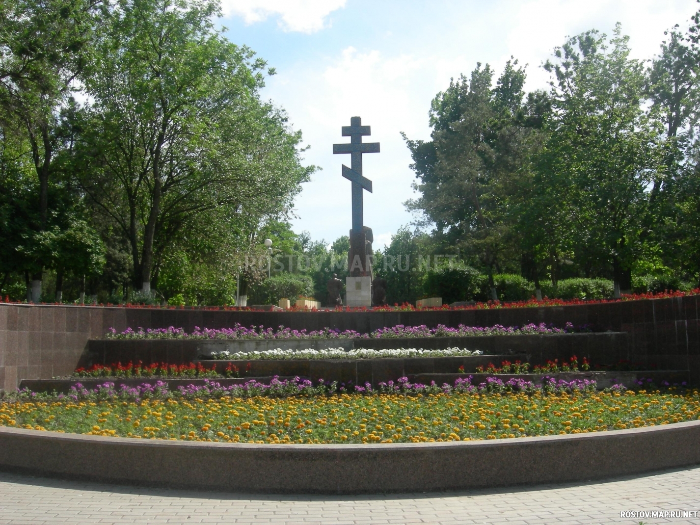 Новочеркасск, поклонный крест на Троицкой площади, Современные, Профессиональные, Достопримечательности