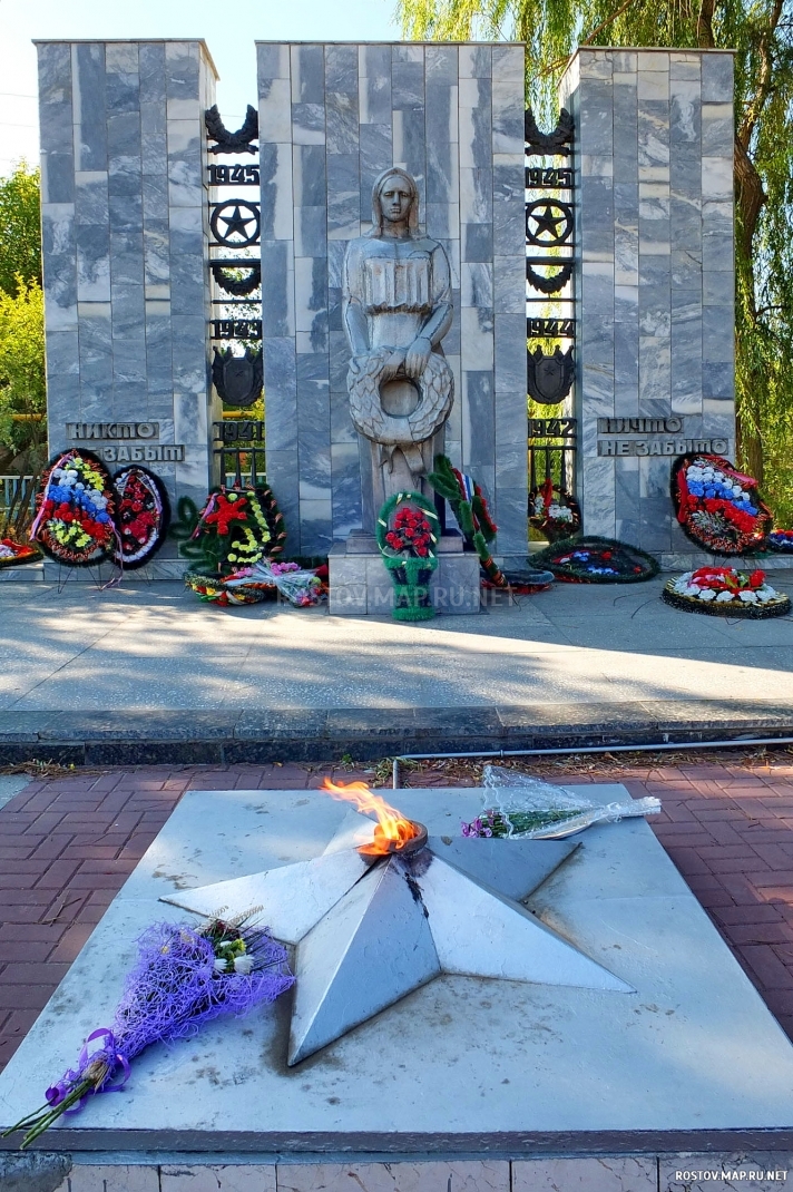 Семикаракорск, мемориал павшим в Великой Отечественной войны, Современные, Профессиональные, Достопримечательности