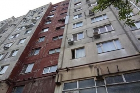 В Ростове на Северном девушка выпала с шестого этажа