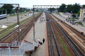 В Ростовской области мужчина и женщина погибли под колёсами поезда